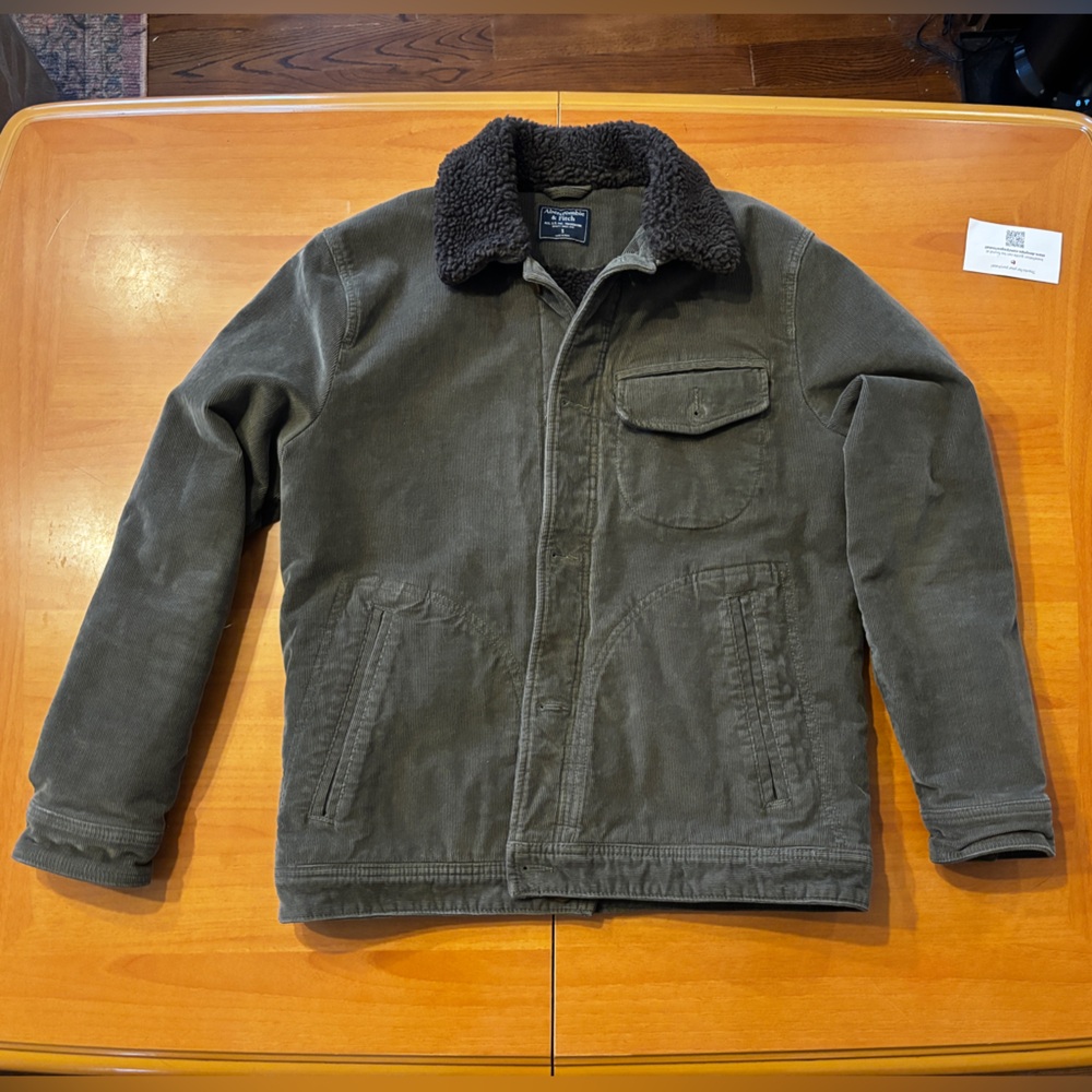 Abercrombie & Fitch Men’s Olive Green Jacket with Faux Fur Collar & Lining
